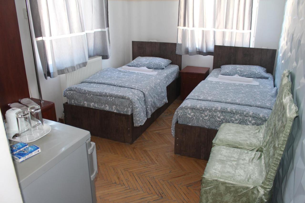 21 На Удачу Hotel Rustavi  Exterior photo