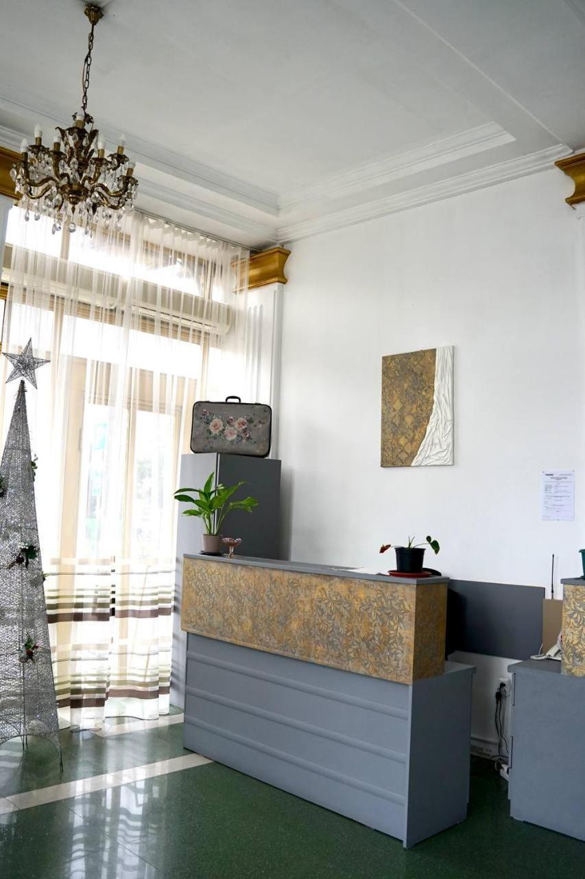 21 На Удачу Hotel Rustavi  Exterior photo