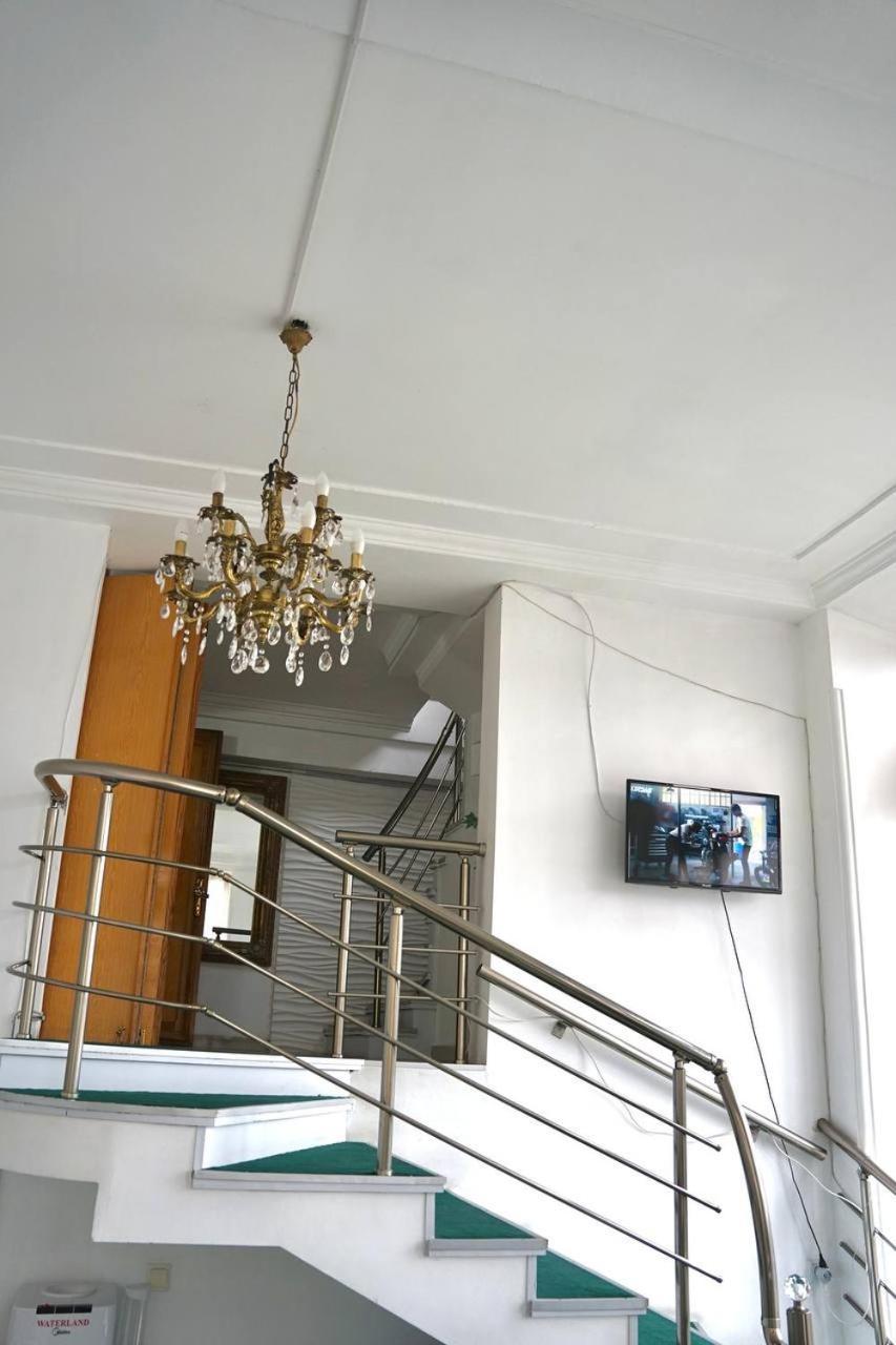21 На Удачу Hotel Rustavi  Exterior photo